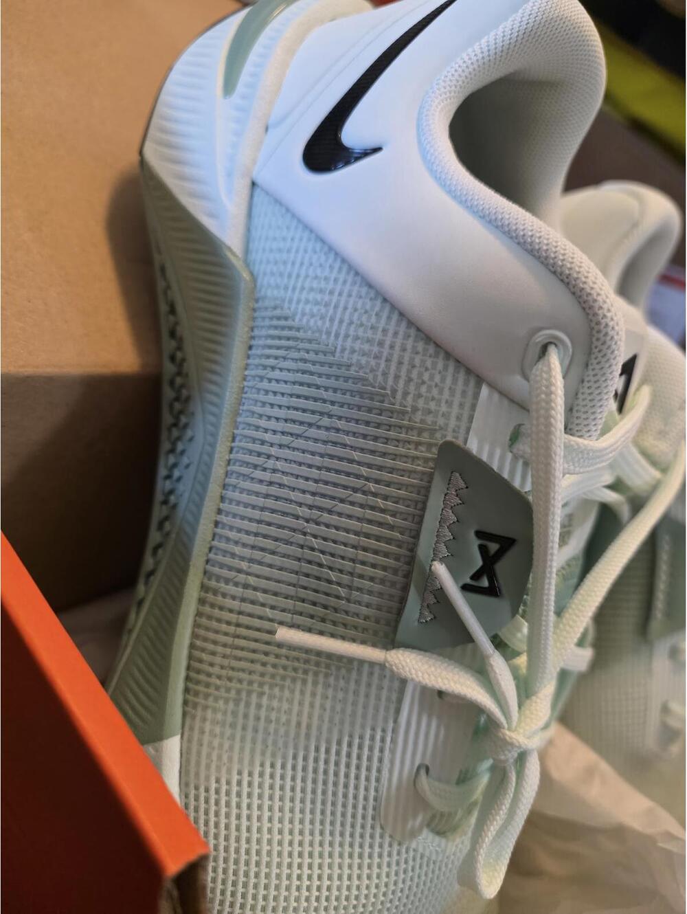 Nike Metcon barely green with black swoosh  Womens 10.5